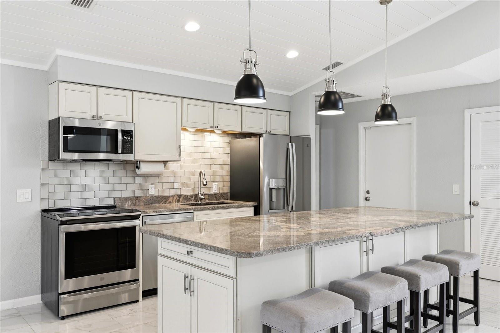 Image 5 of 43 For 204 2nd Avenue