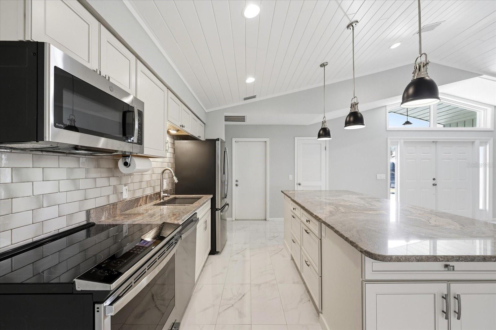 Image 8 of 43 For 204 2nd Avenue