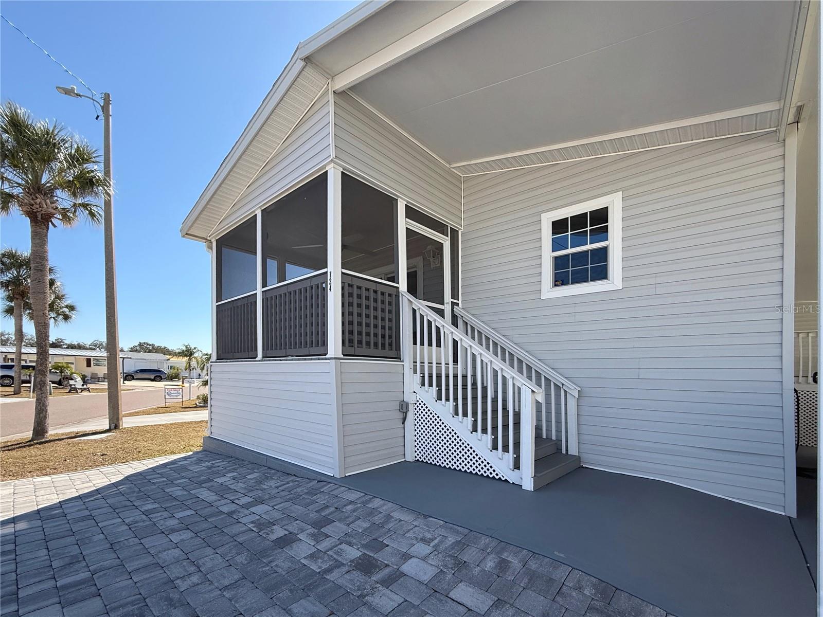 Image 17 of 26 For 124 Saint Annes Circle