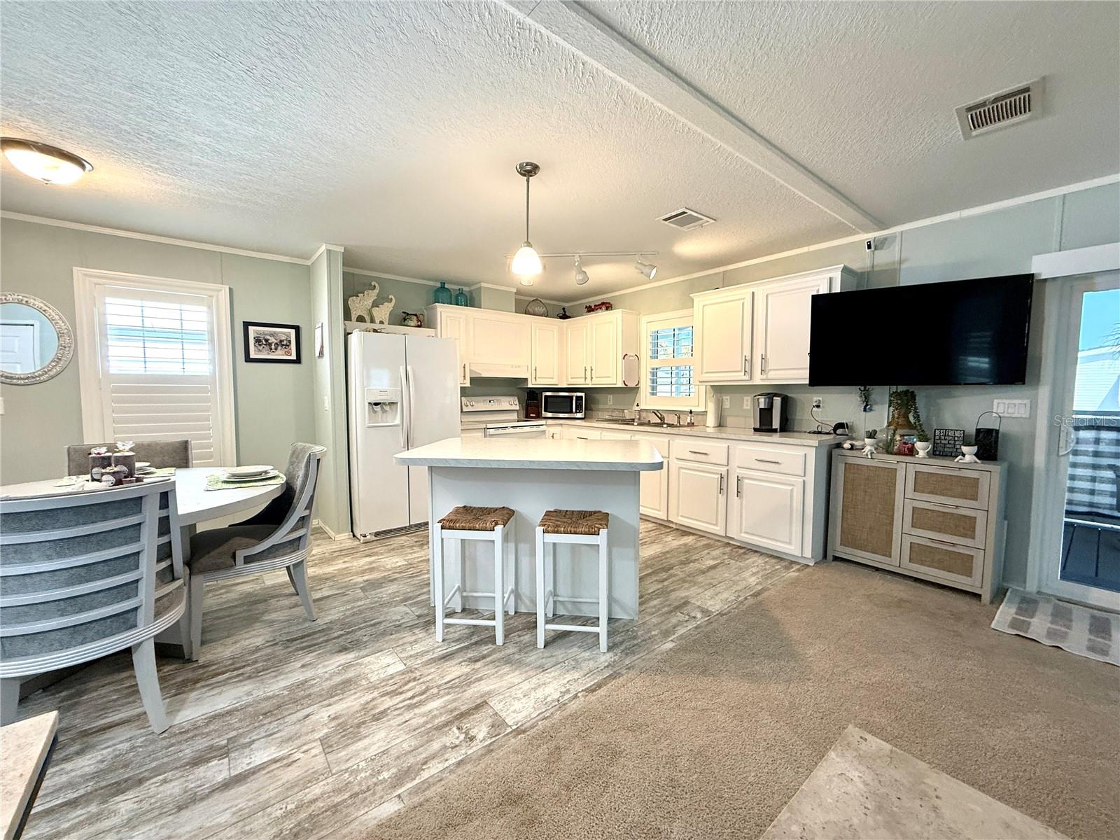 Image 7 of 26 For 124 Saint Annes Circle