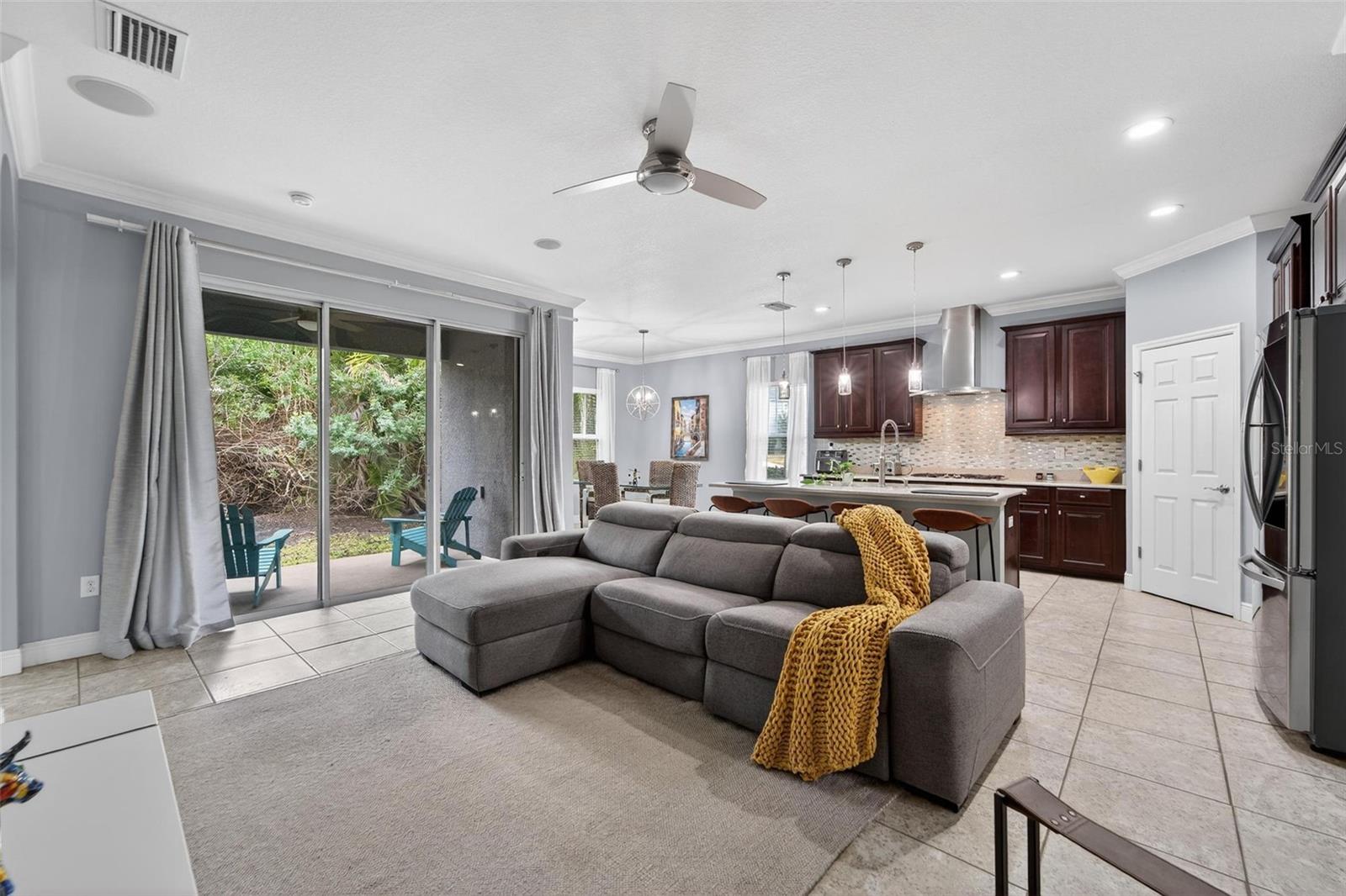 Listing photo id 14 for 7032 Old Benton Drive