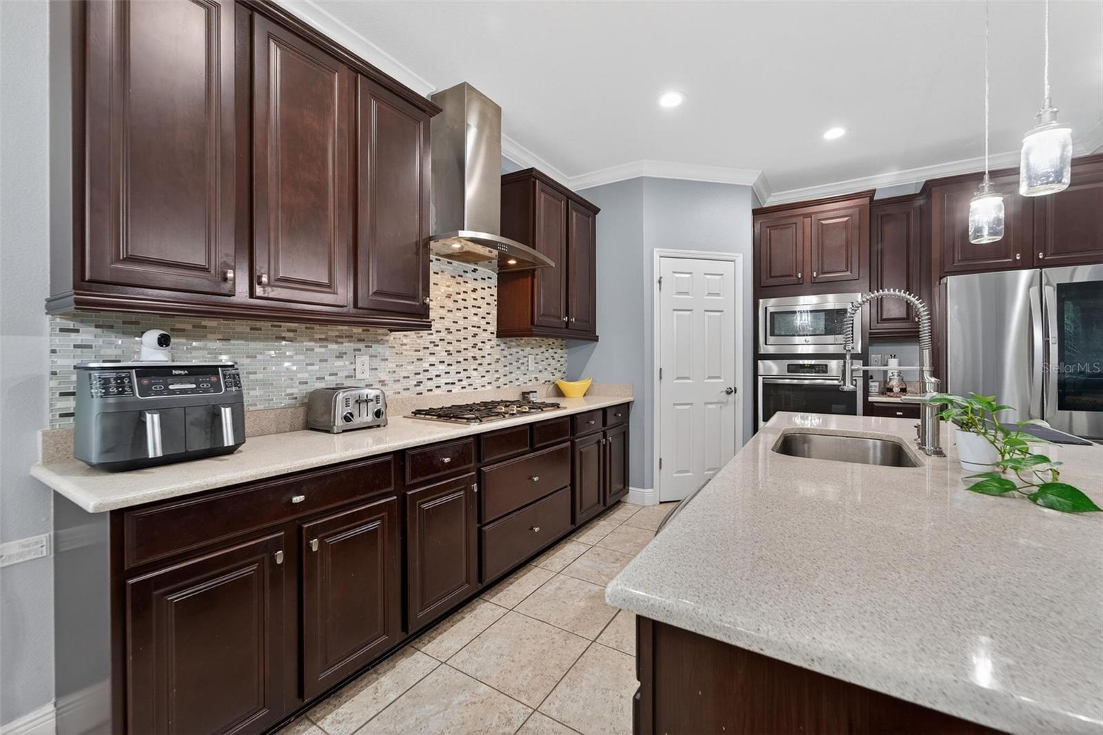 Listing photo id 19 for 7032 Old Benton Drive