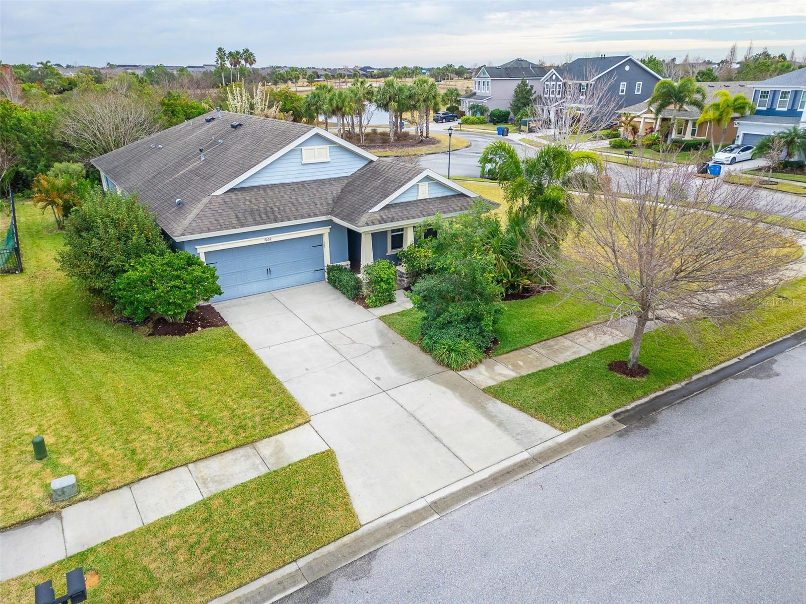 Listing photo id 2 for 7032 Old Benton Drive