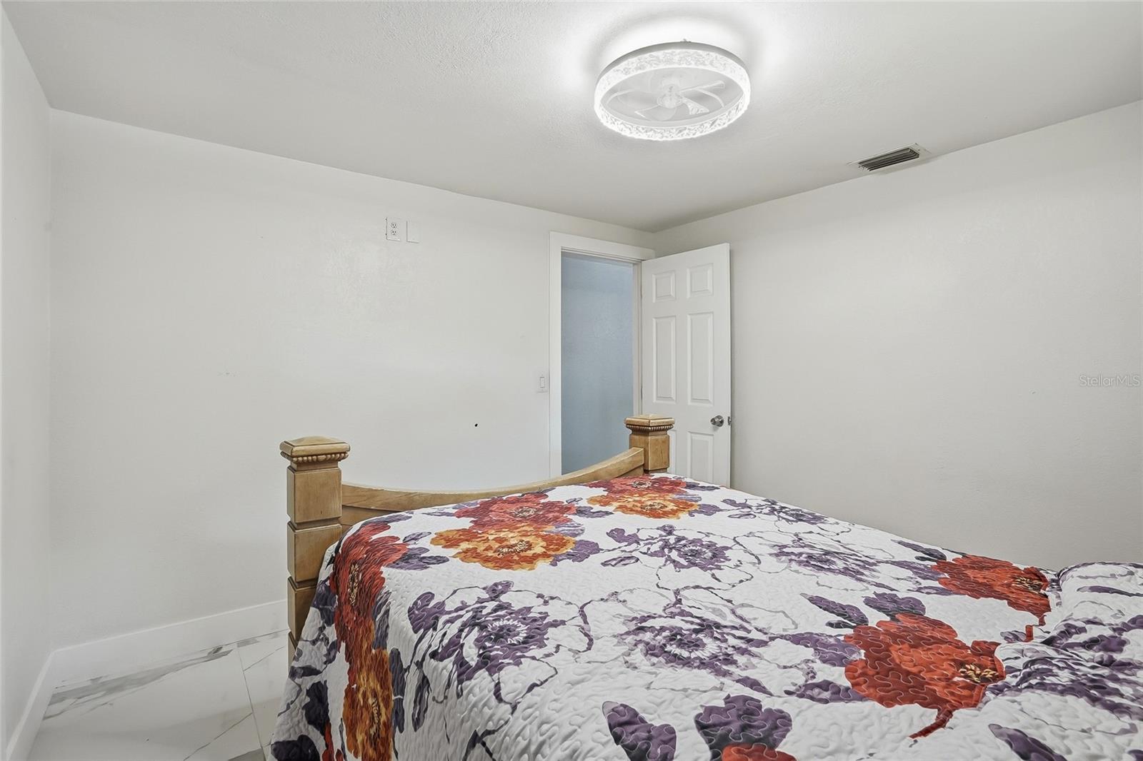 Image 21 of 39 For 113 North Street