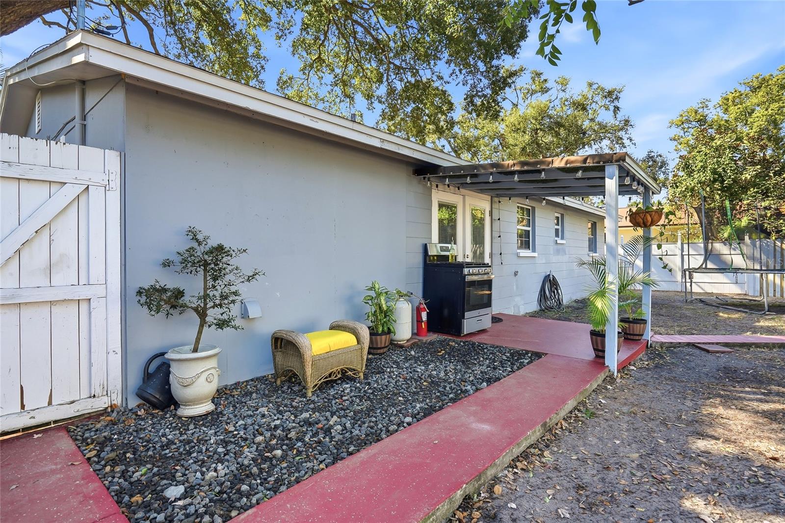 Image 32 of 39 For 113 North Street