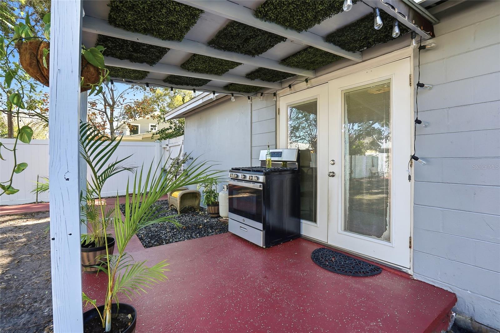 Image 33 of 39 For 113 North Street