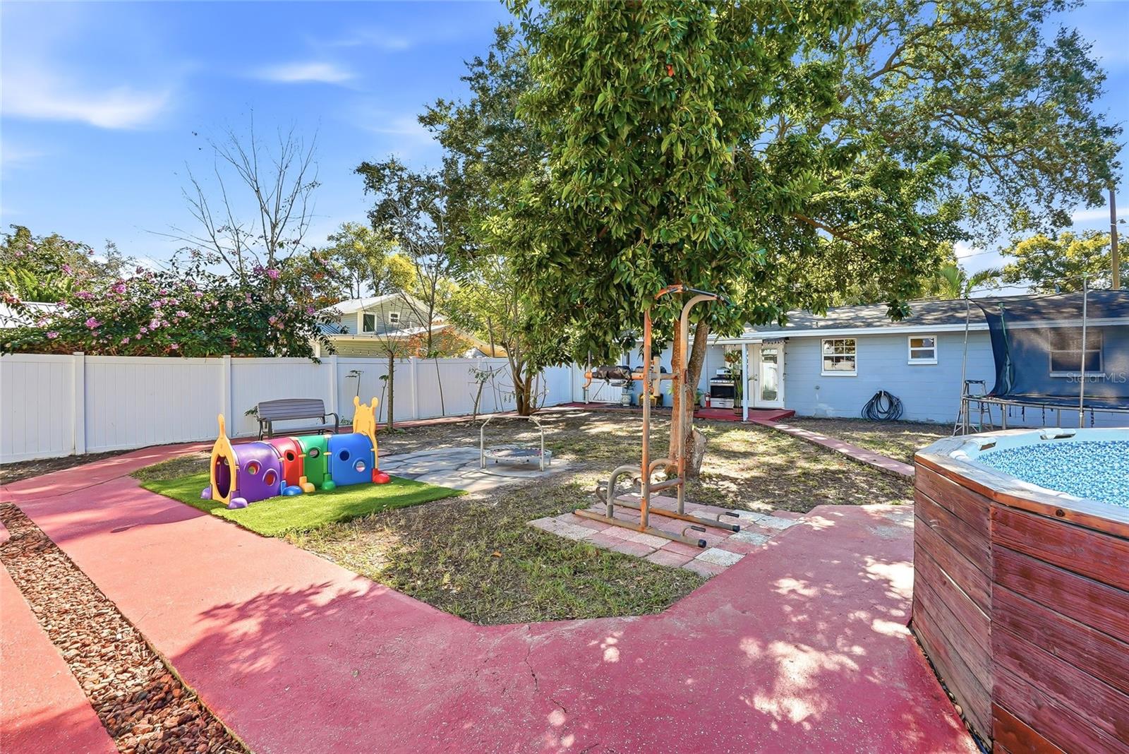 Image 37 of 39 For 113 North Street