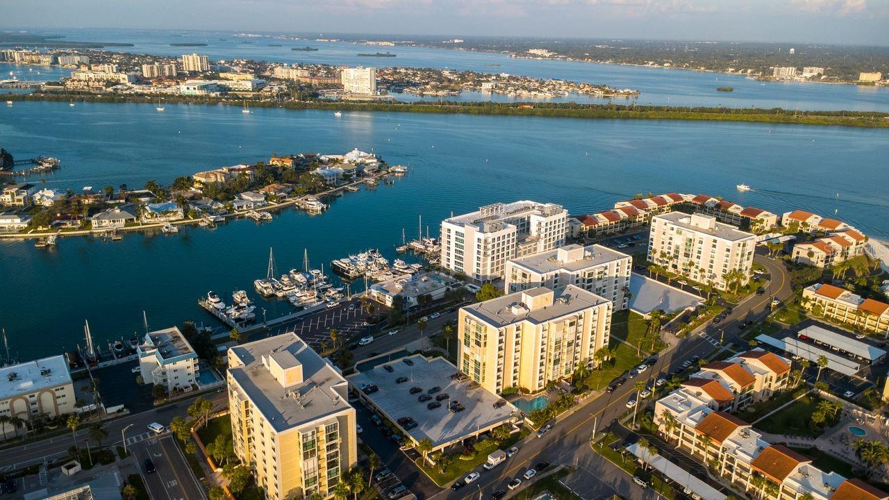 Image 14 of 58 For 830 Gulfview Boulevard 502