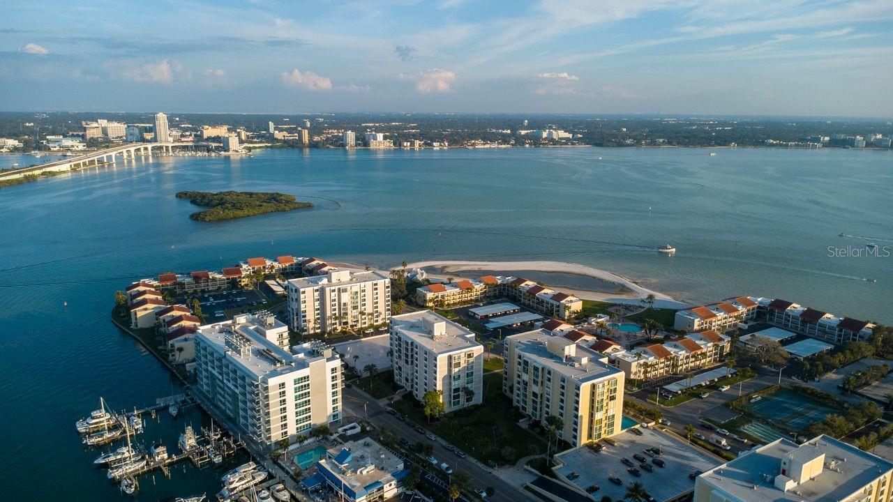 Image 16 of 58 For 830 Gulfview Boulevard 502