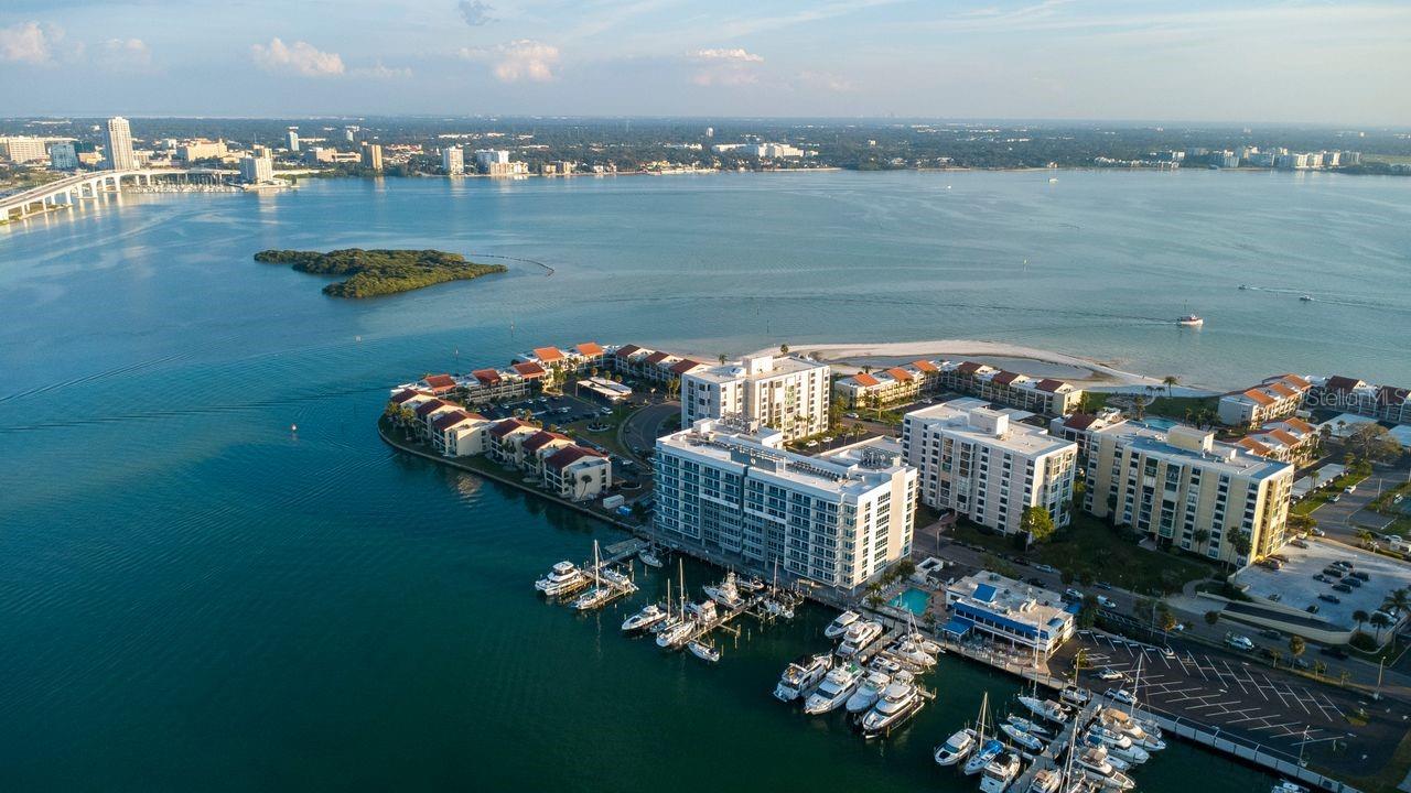 Image 17 of 58 For 830 Gulfview Boulevard 502