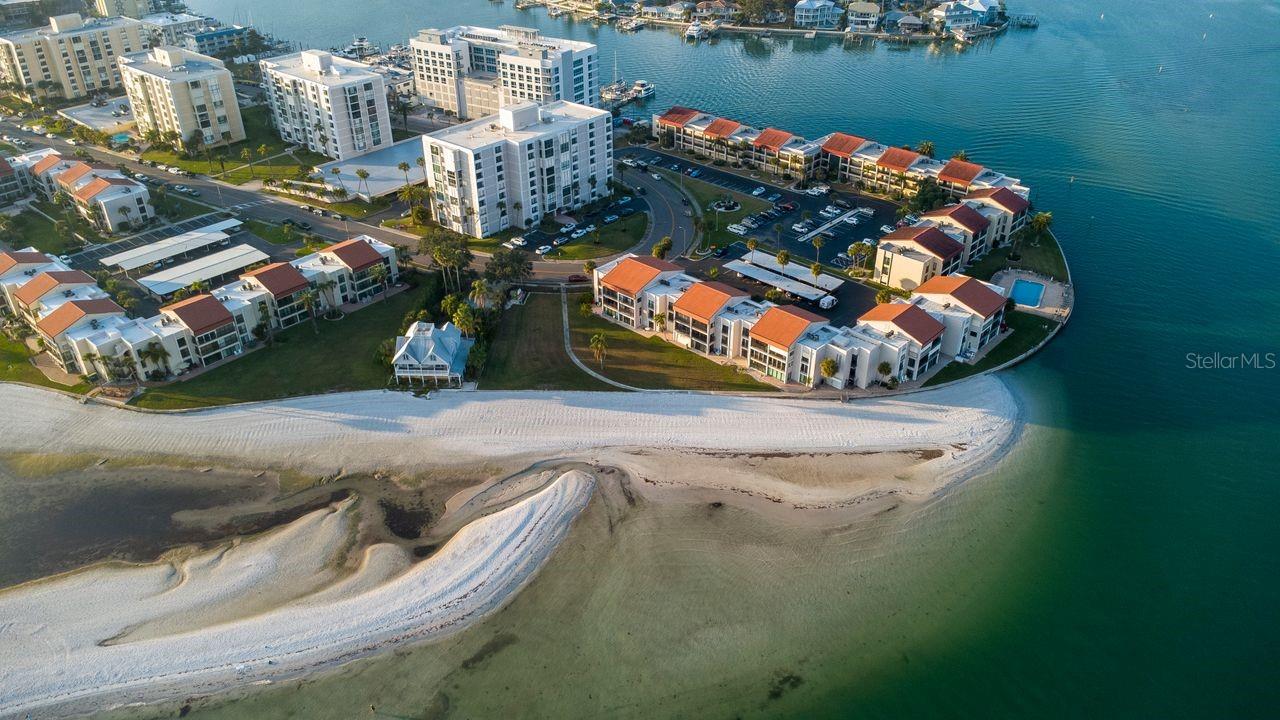 Image 22 of 58 For 830 Gulfview Boulevard 502