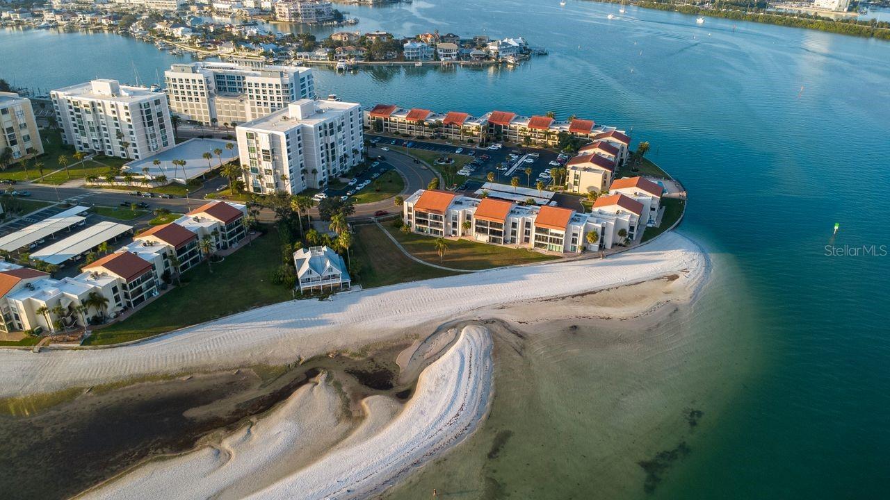 Image 23 of 58 For 830 Gulfview Boulevard 502