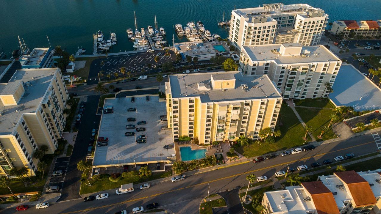 Image 25 of 58 For 830 Gulfview Boulevard 502