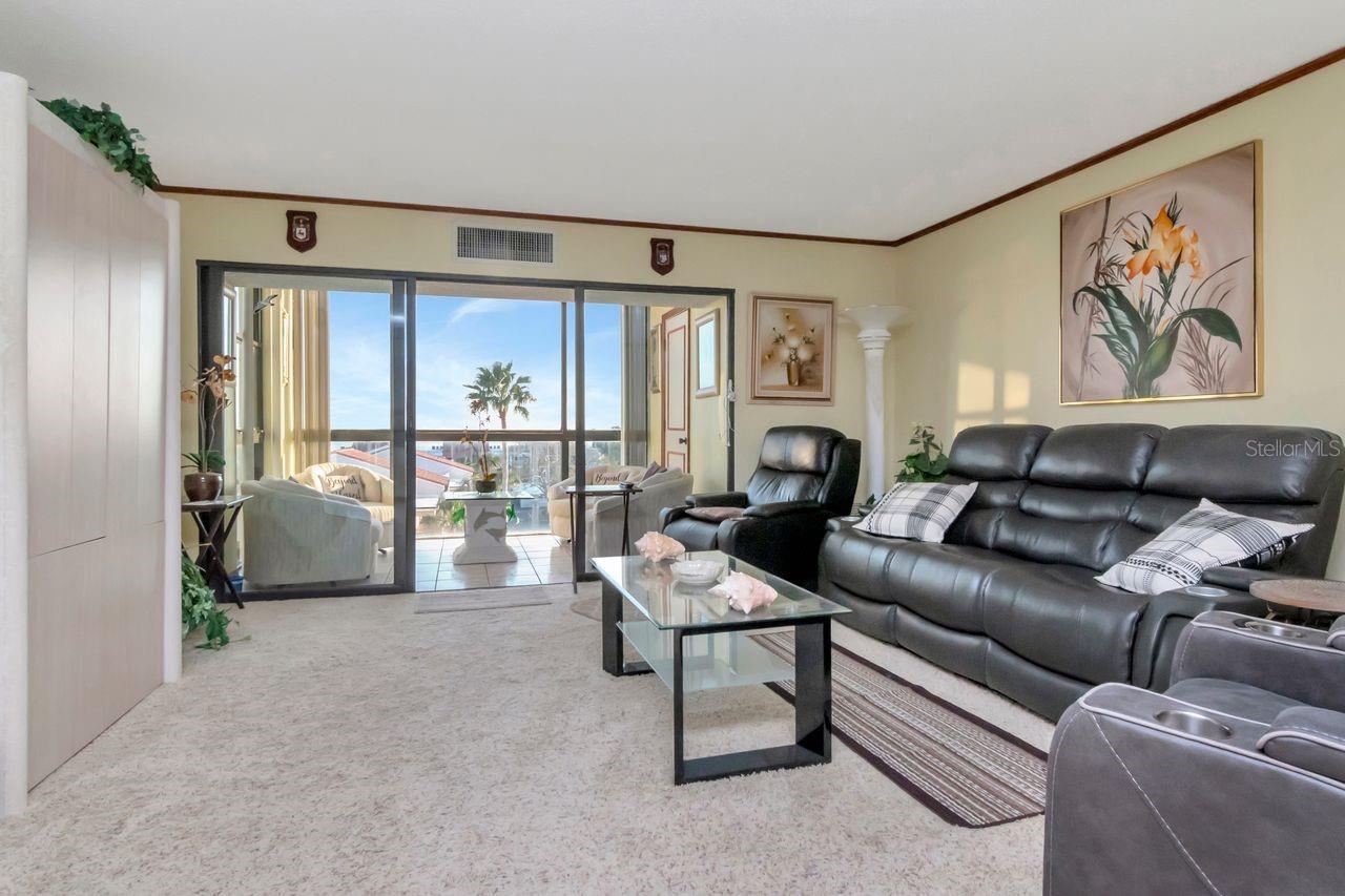 Image 27 of 58 For 830 Gulfview Boulevard 502