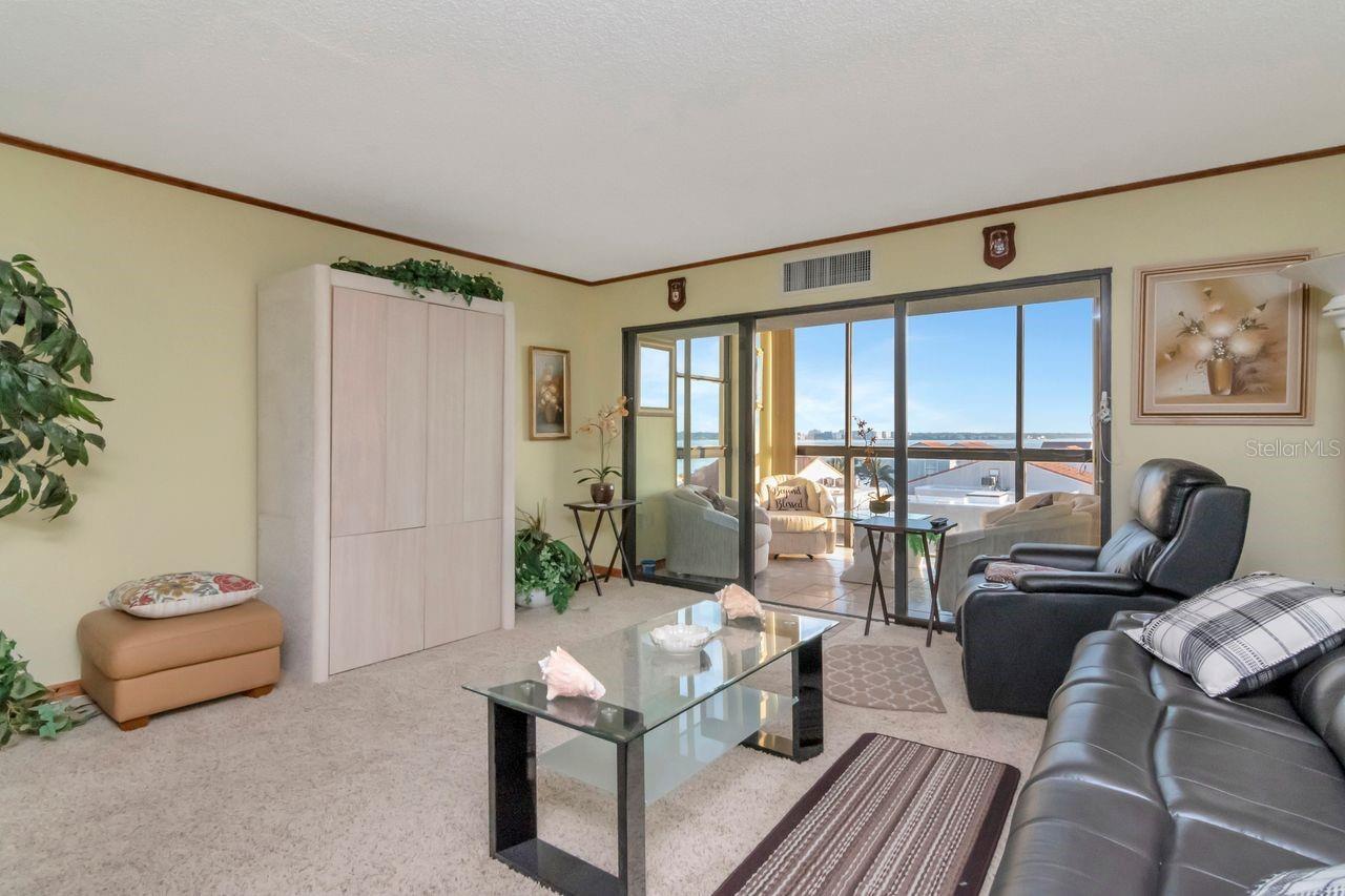 Image 29 of 58 For 830 Gulfview Boulevard 502