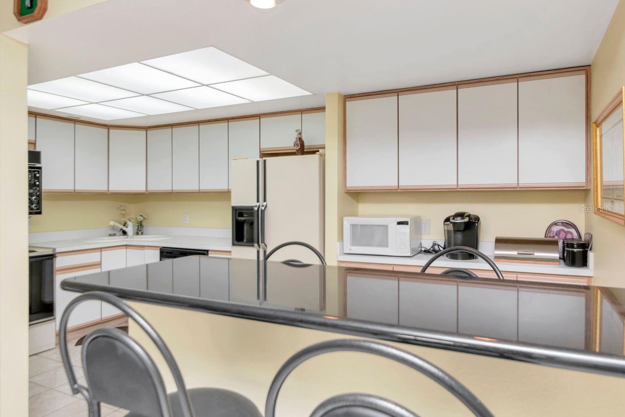 Image 36 of 58 For 830 Gulfview Boulevard 502