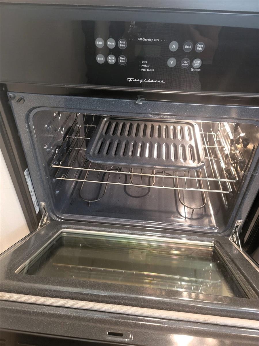 Image 9 of 19 For 701 Madison Avenue 106