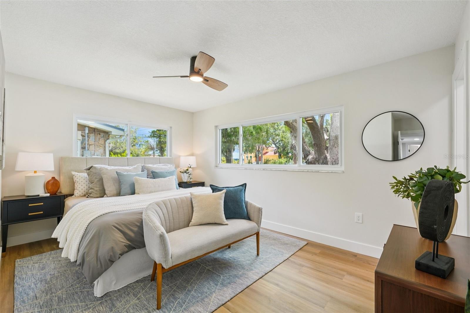 Image 20 of 55 For 311 Shore Drive E