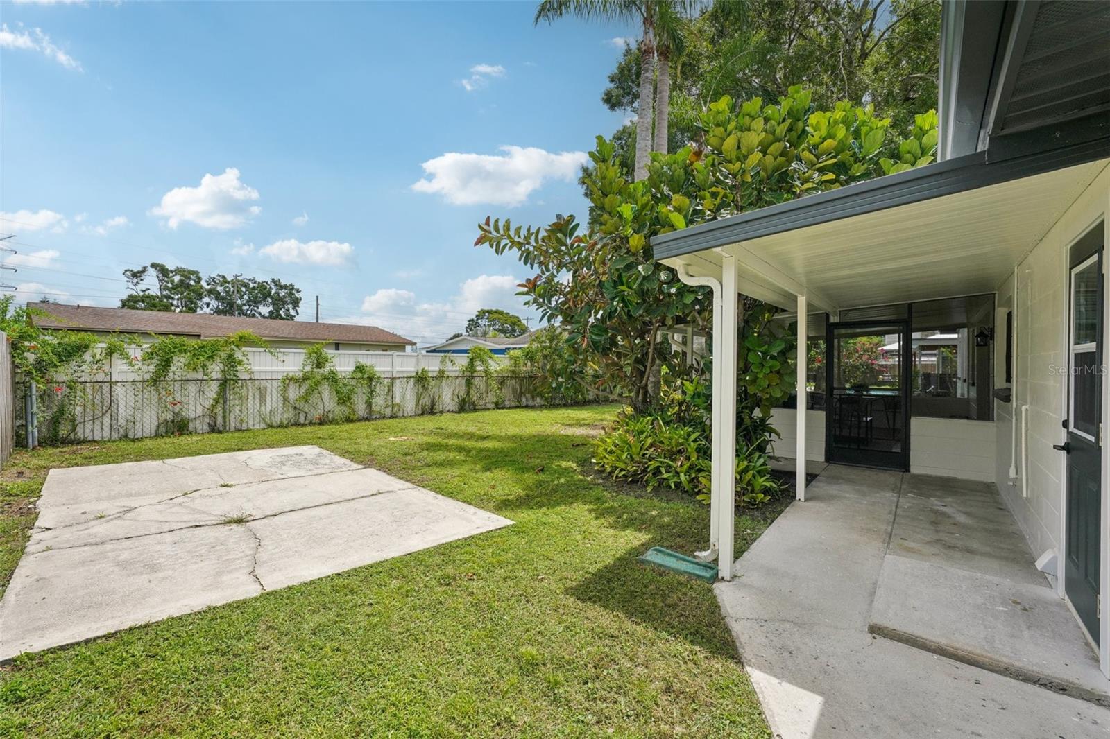 Image 38 of 55 For 311 Shore Drive E