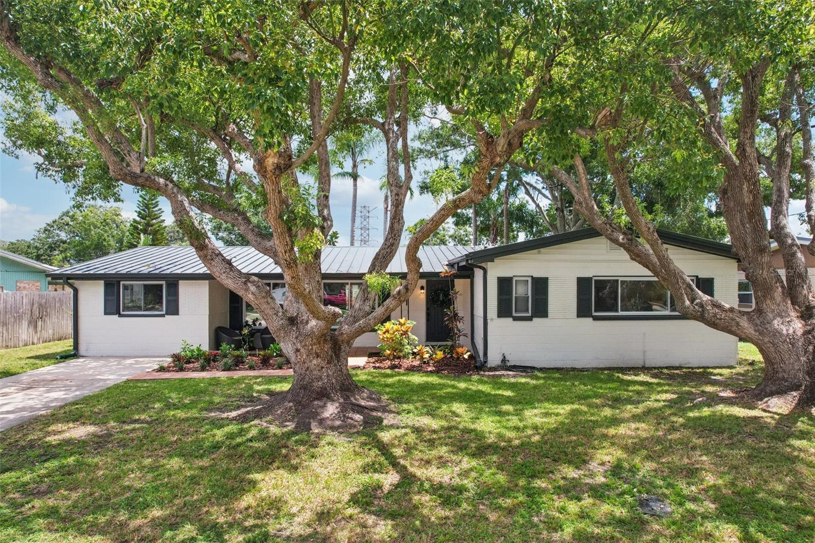 Image 42 of 55 For 311 Shore Drive E