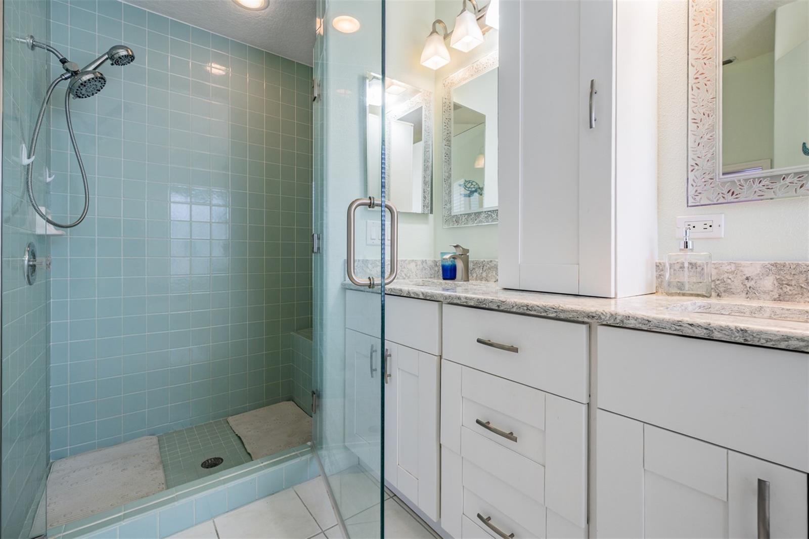 Image 20 of 49 For 14324 Bronte Court