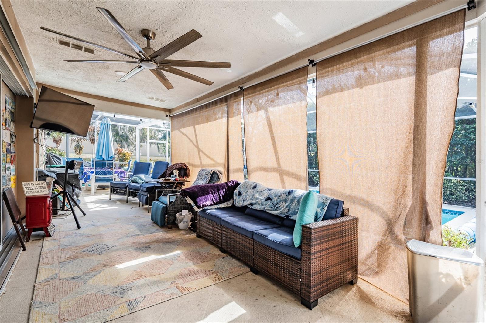 Image 25 of 49 For 14324 Bronte Court