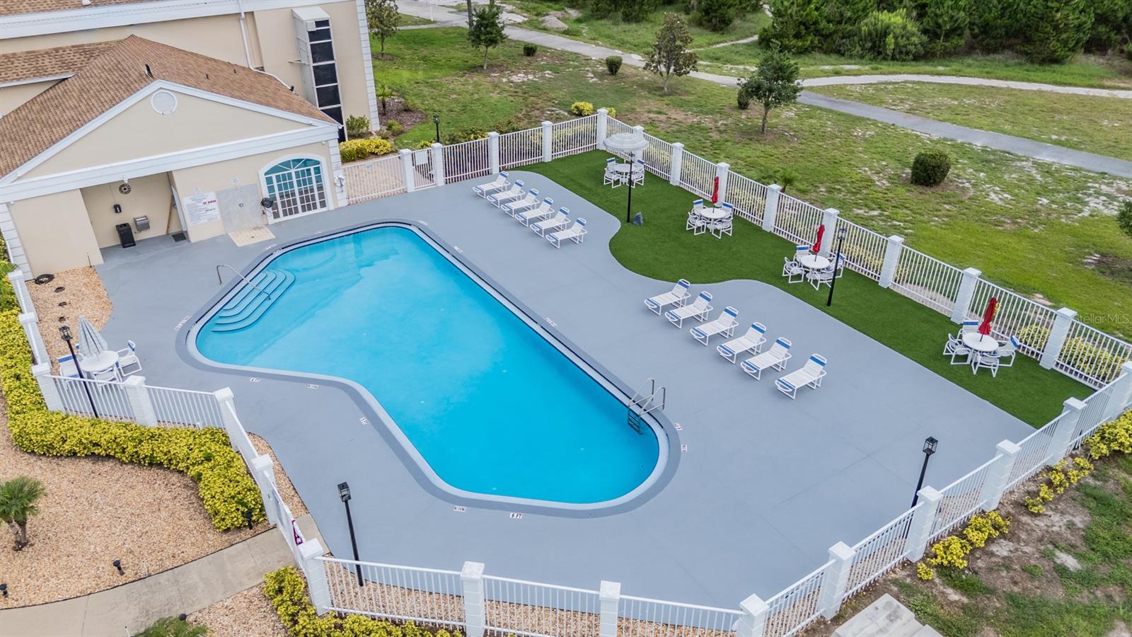 Image 44 of 49 For 14324 Bronte Court