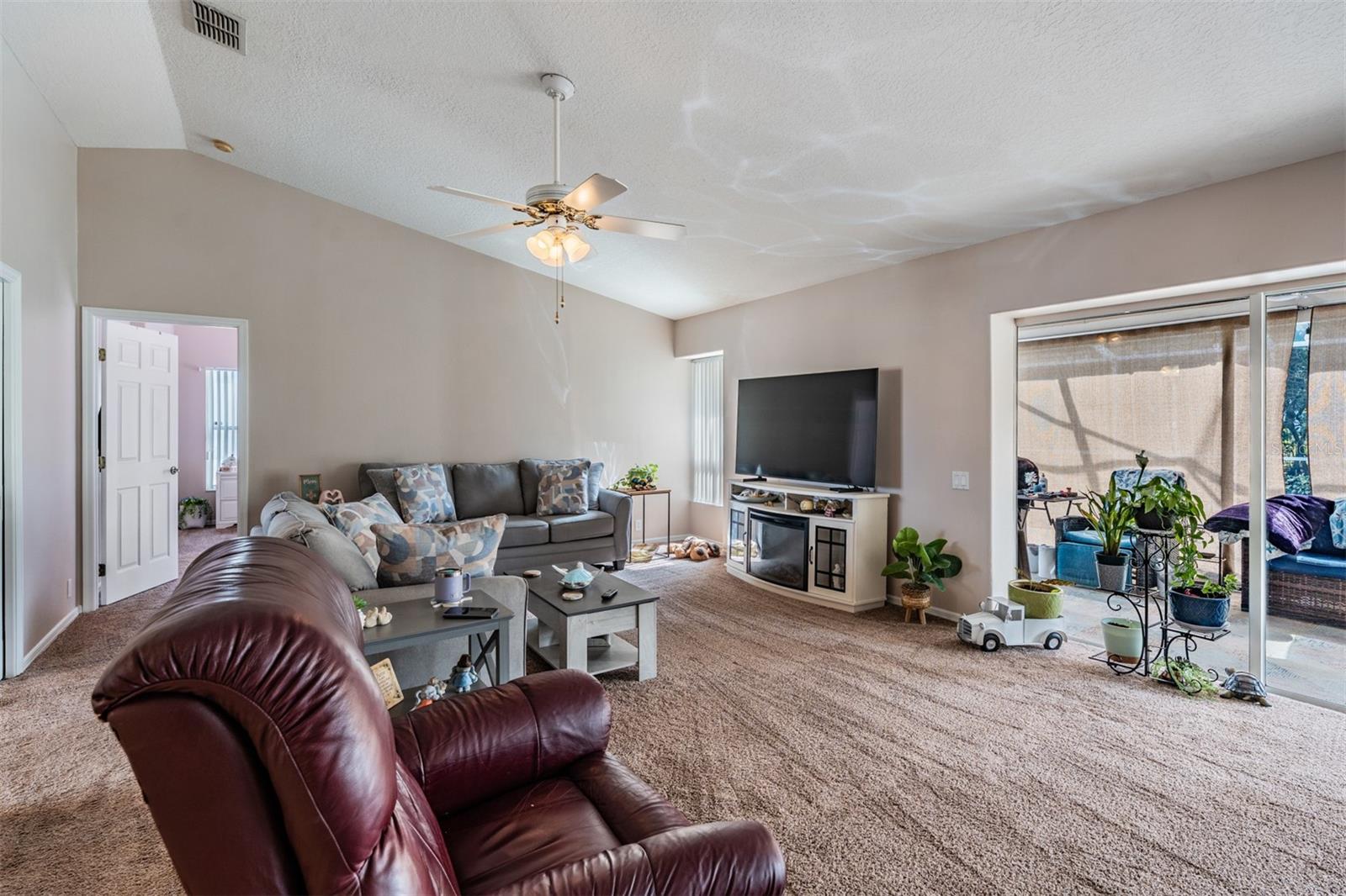 Image 5 of 49 For 14324 Bronte Court