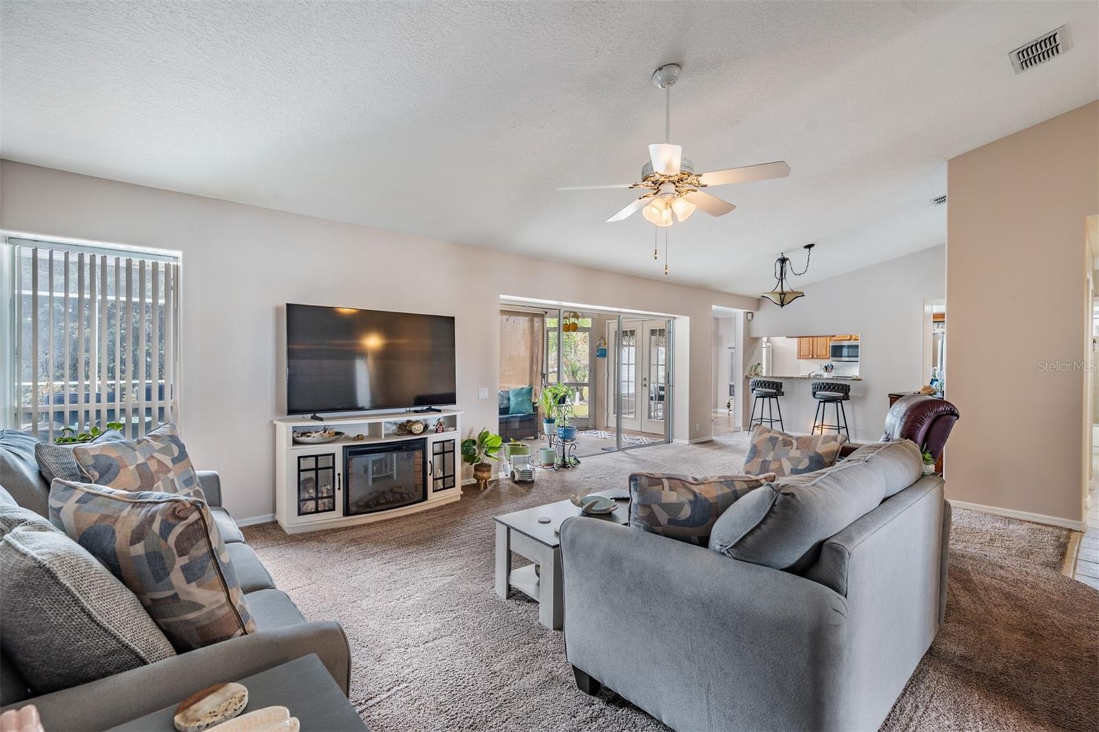 Image 6 of 49 For 14324 Bronte Court