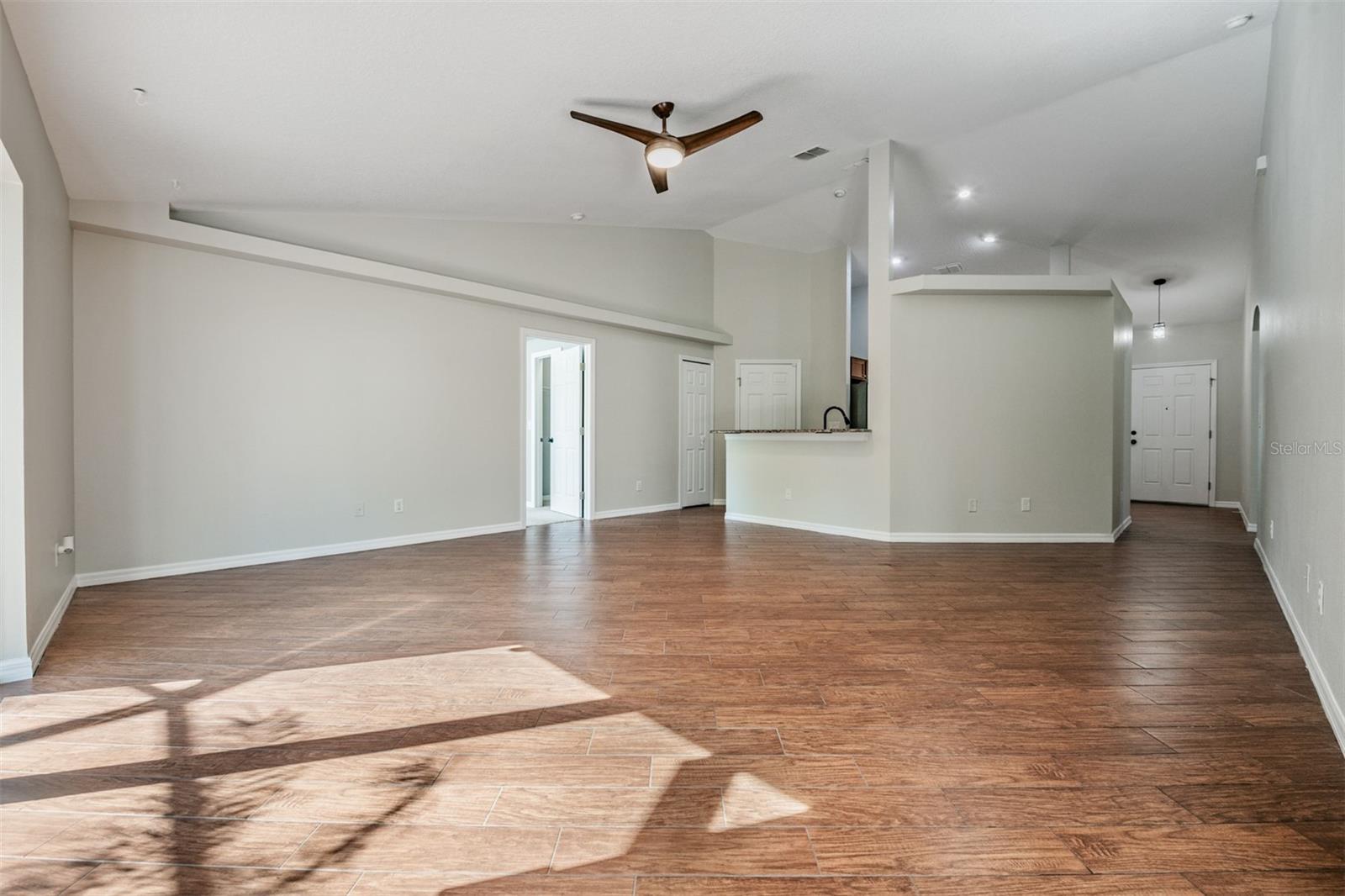 Image 15 of 46 For 1571 Sunset Point Road