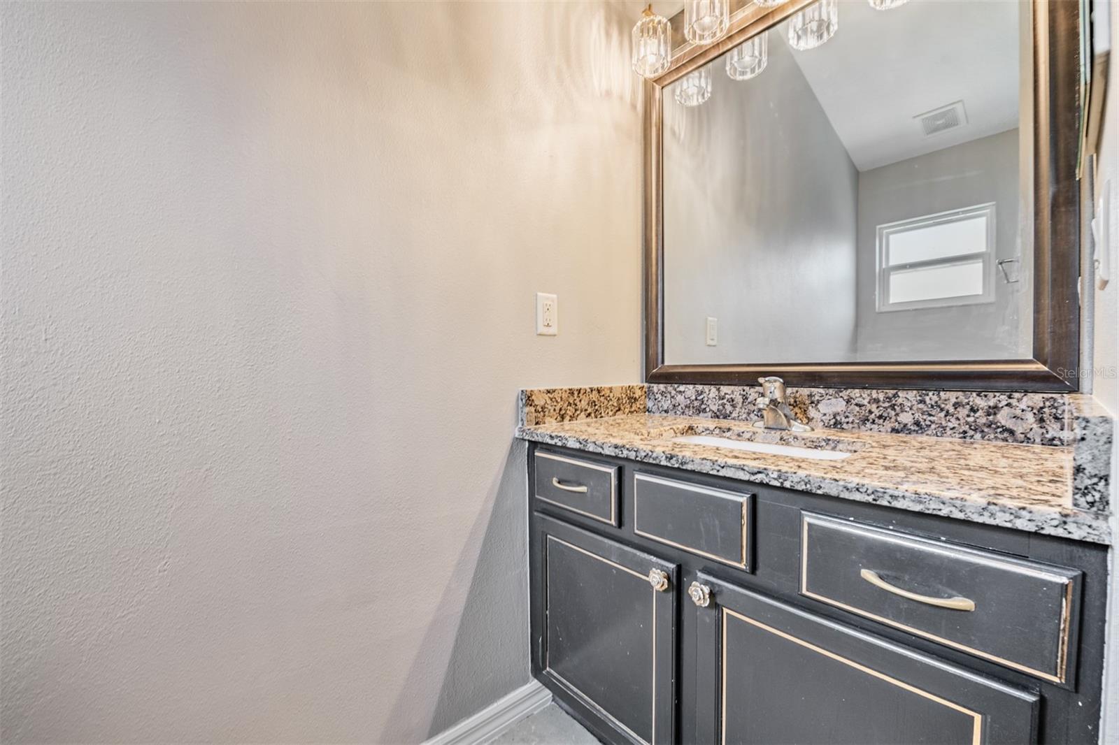 Image 20 of 46 For 1571 Sunset Point Road