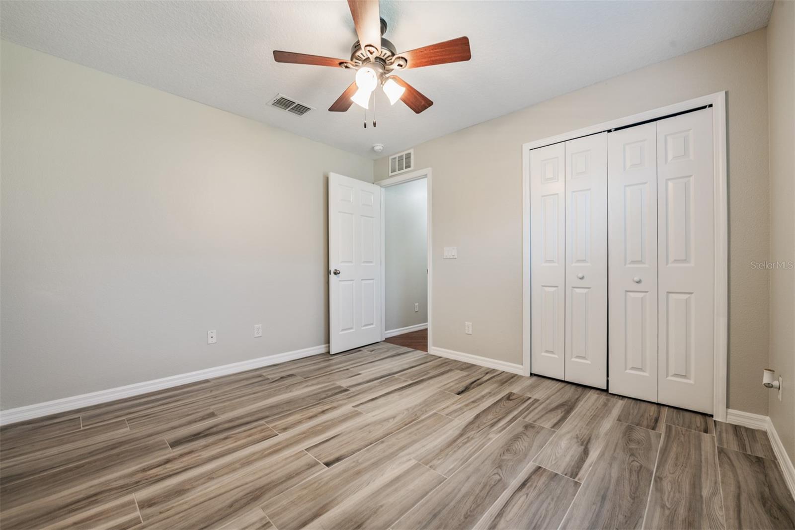 Image 26 of 46 For 1571 Sunset Point Road