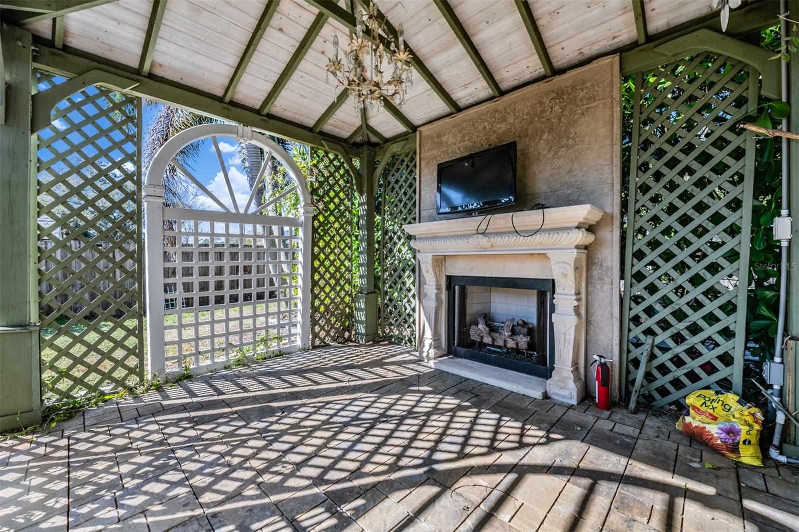 Image 32 of 46 For 1571 Sunset Point Road