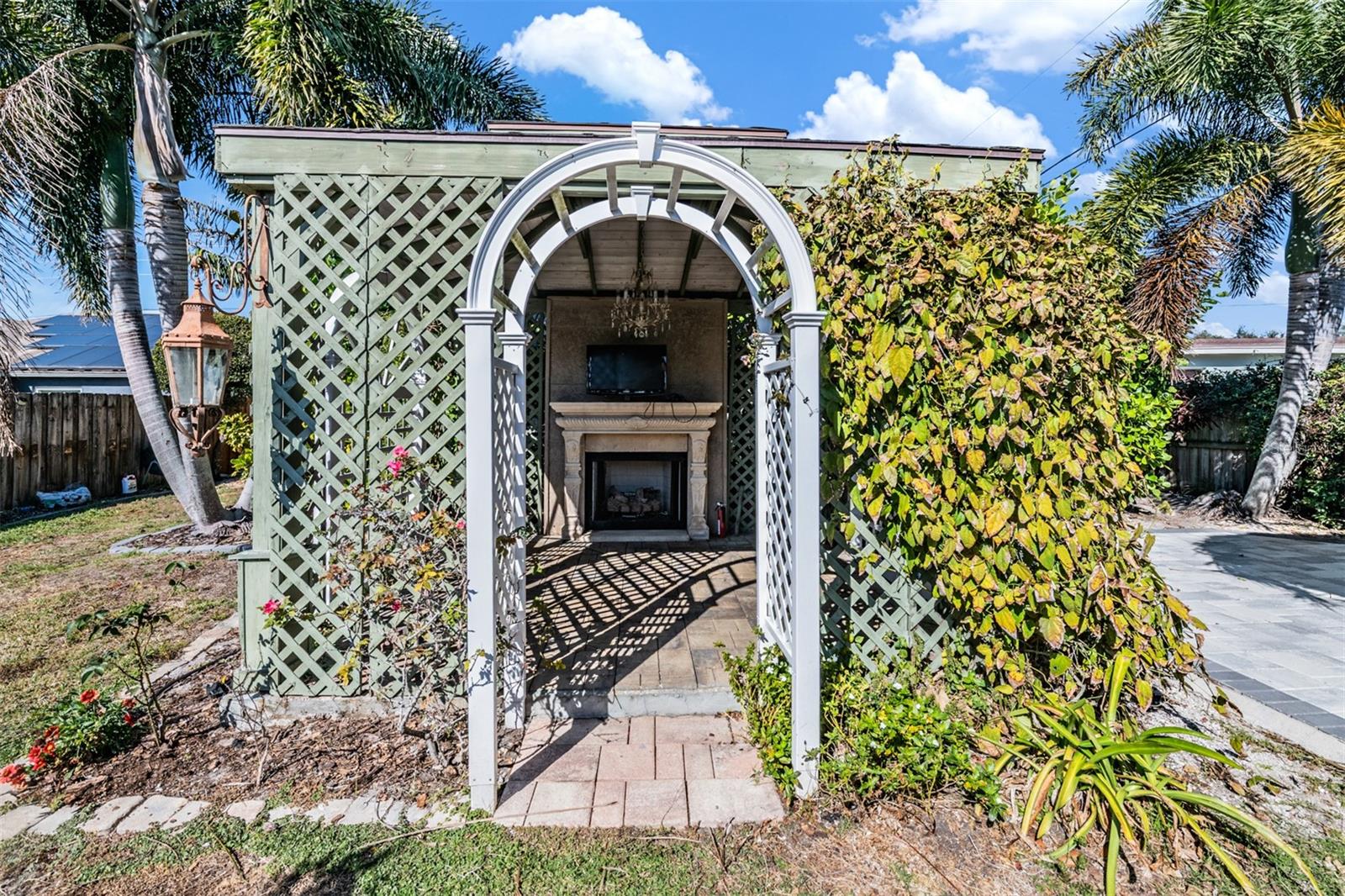 Image 33 of 46 For 1571 Sunset Point Road