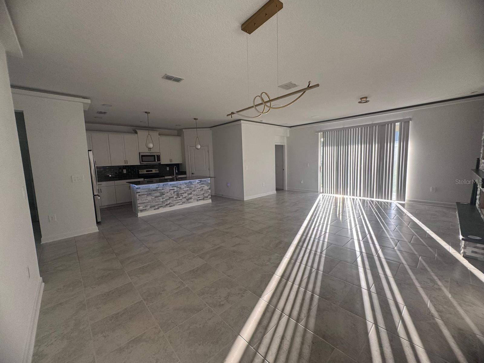 Image 8 of 44 For 3071 Camden Way