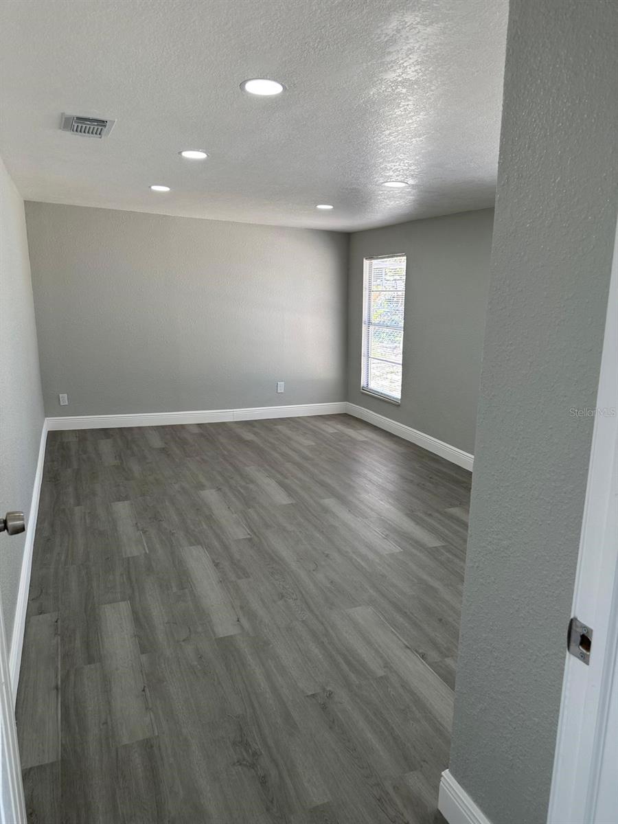 Image 18 of 25 For 11011 Zimmerman Road