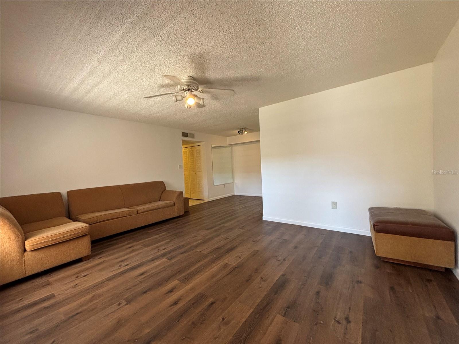 Image 3 of 14 For 2690 Coral Landings Boulevard 222