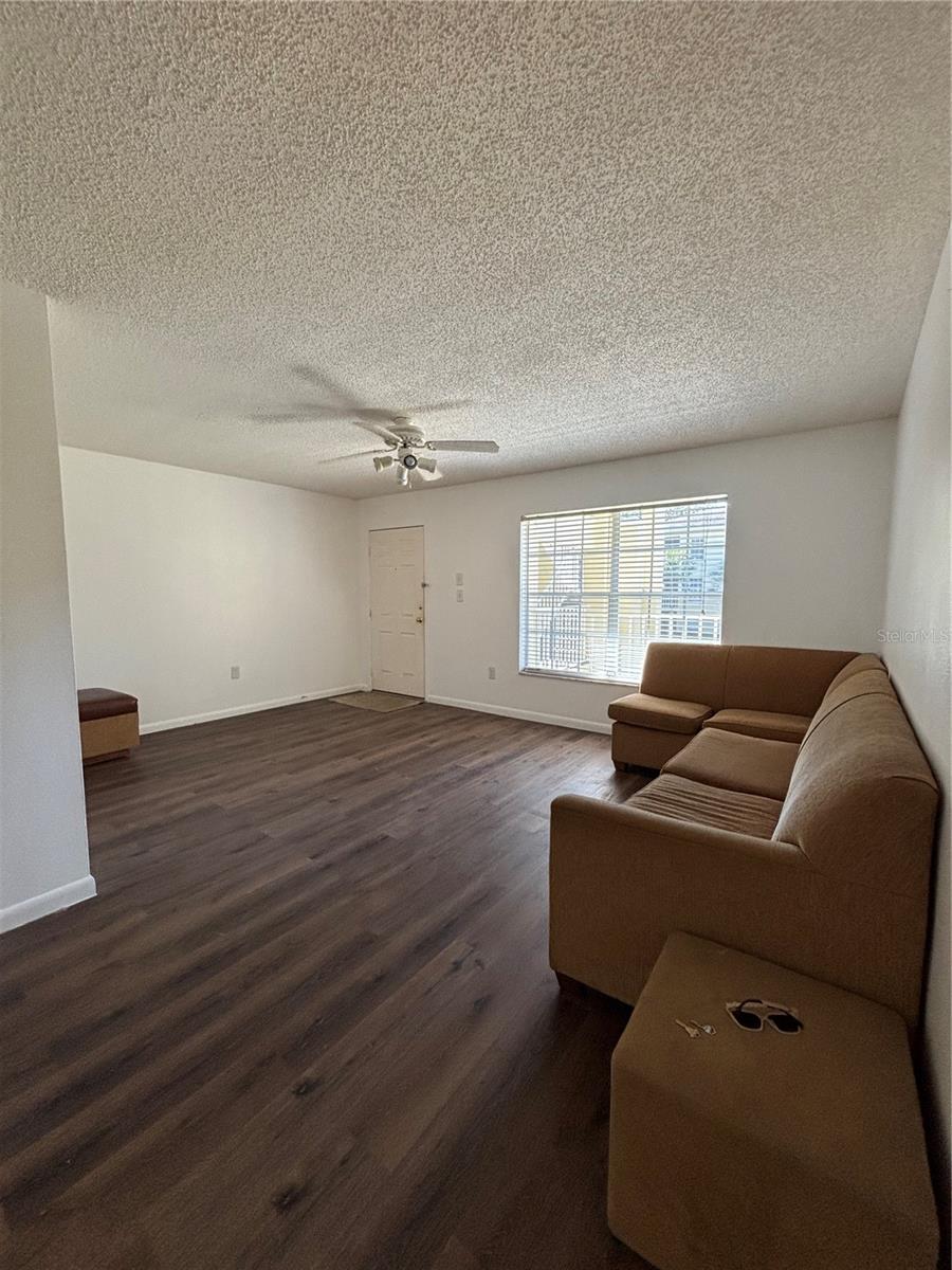 Image 4 of 14 For 2690 Coral Landings Boulevard 222