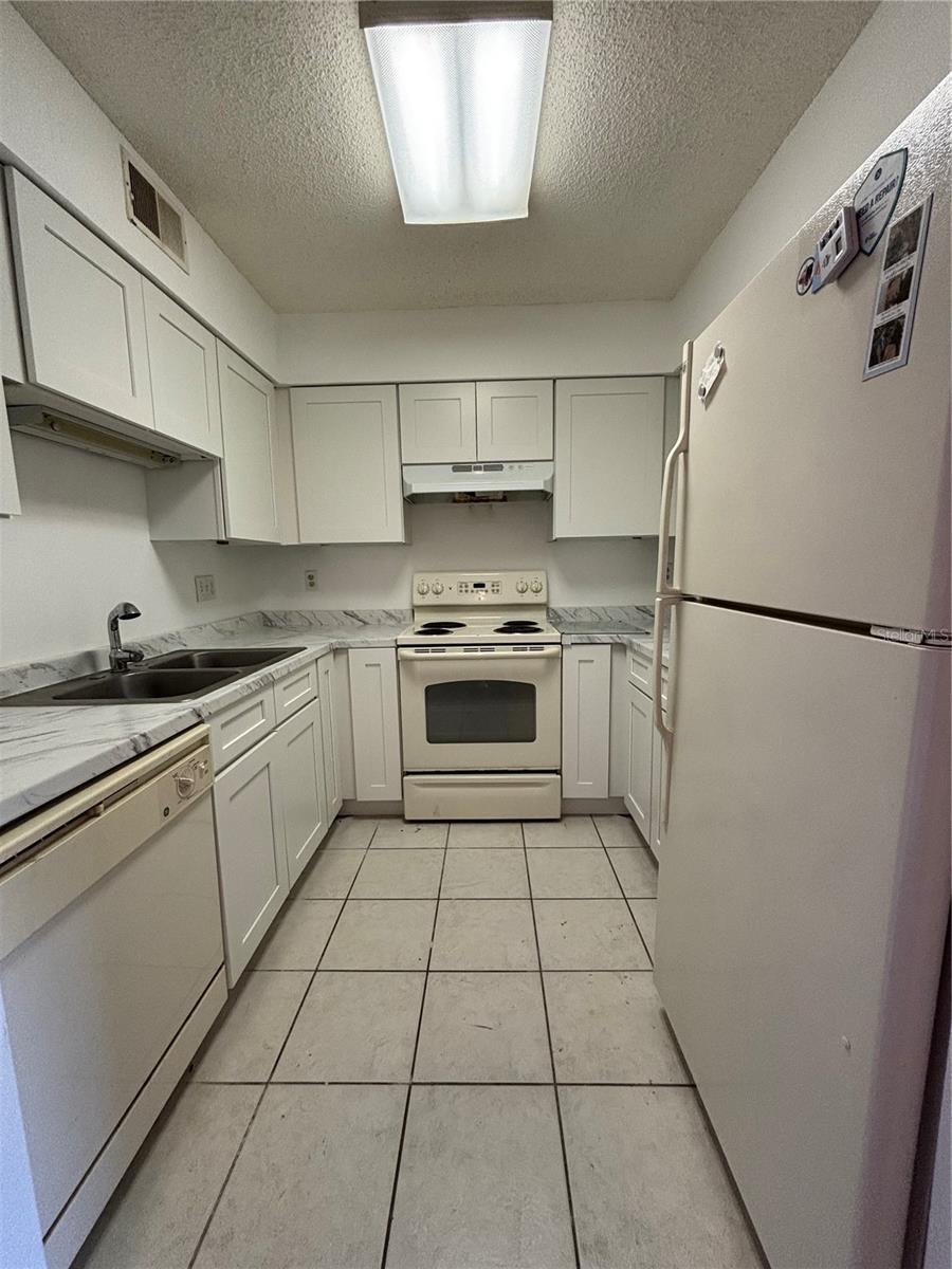 Image 6 of 14 For 2690 Coral Landings Boulevard 222