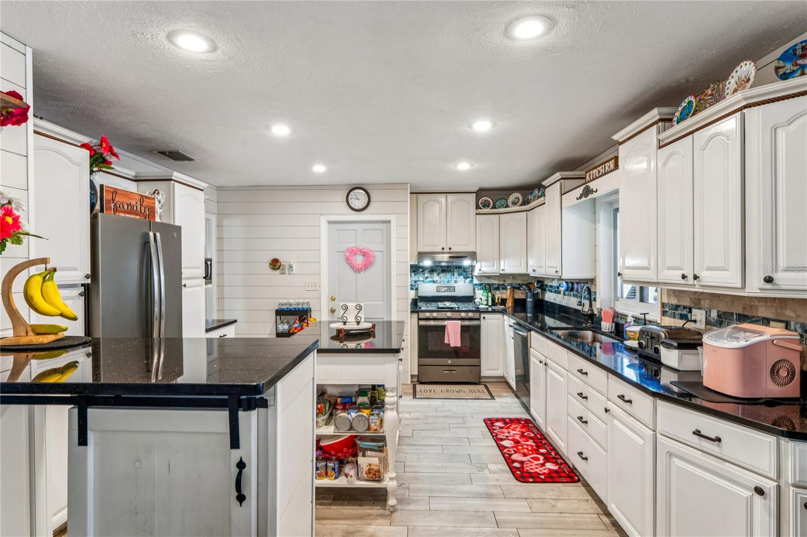 Image 11 of 60 For 1410 Viola Drive