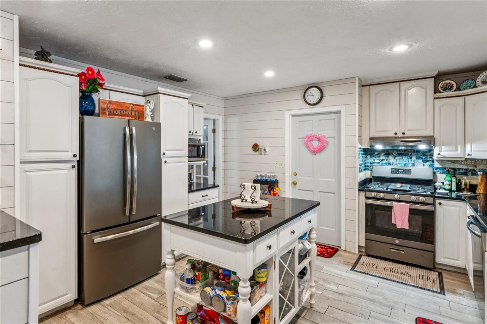 Image 12 of 60 For 1410 Viola Drive