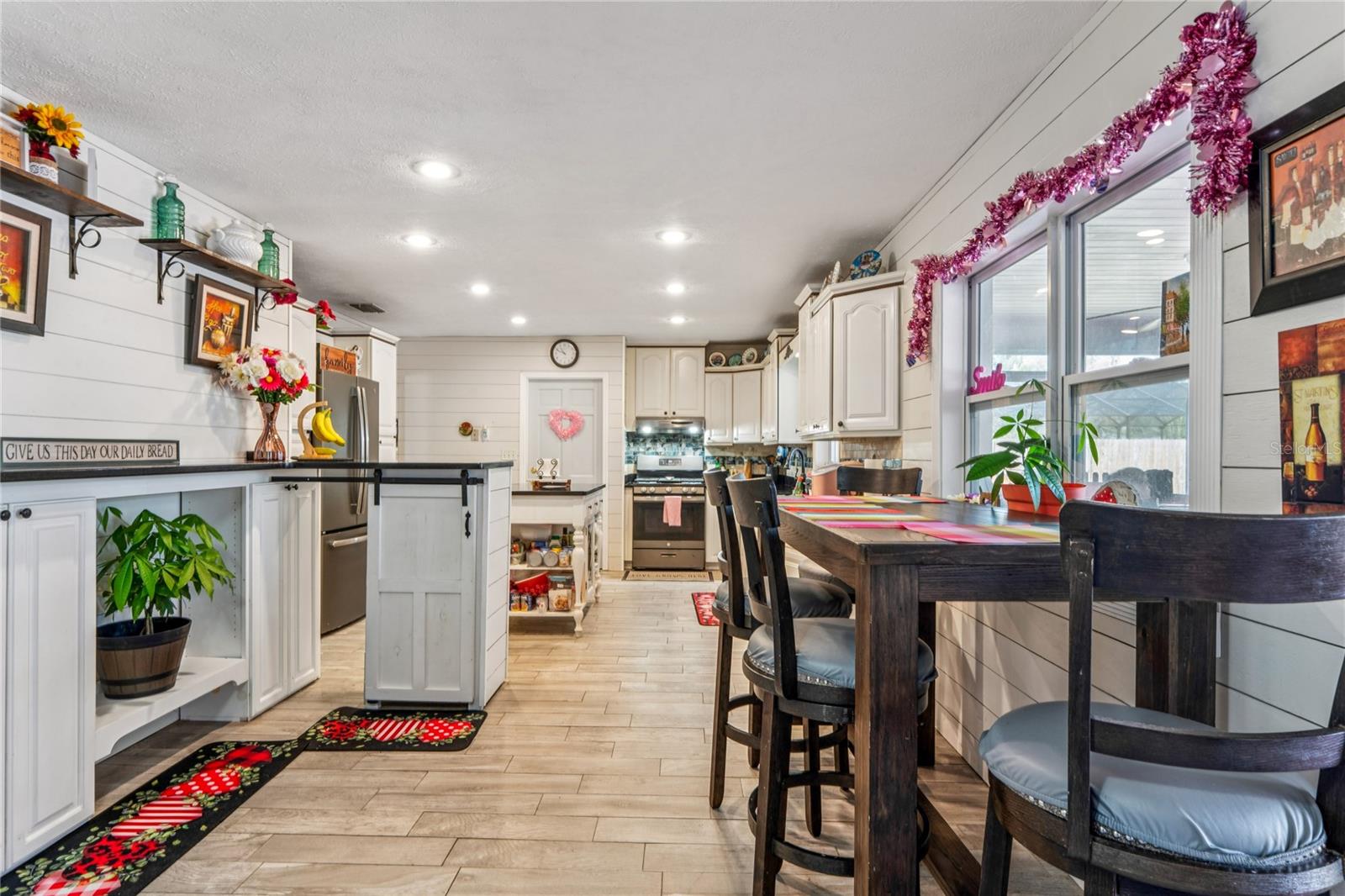 Image 16 of 60 For 1410 Viola Drive