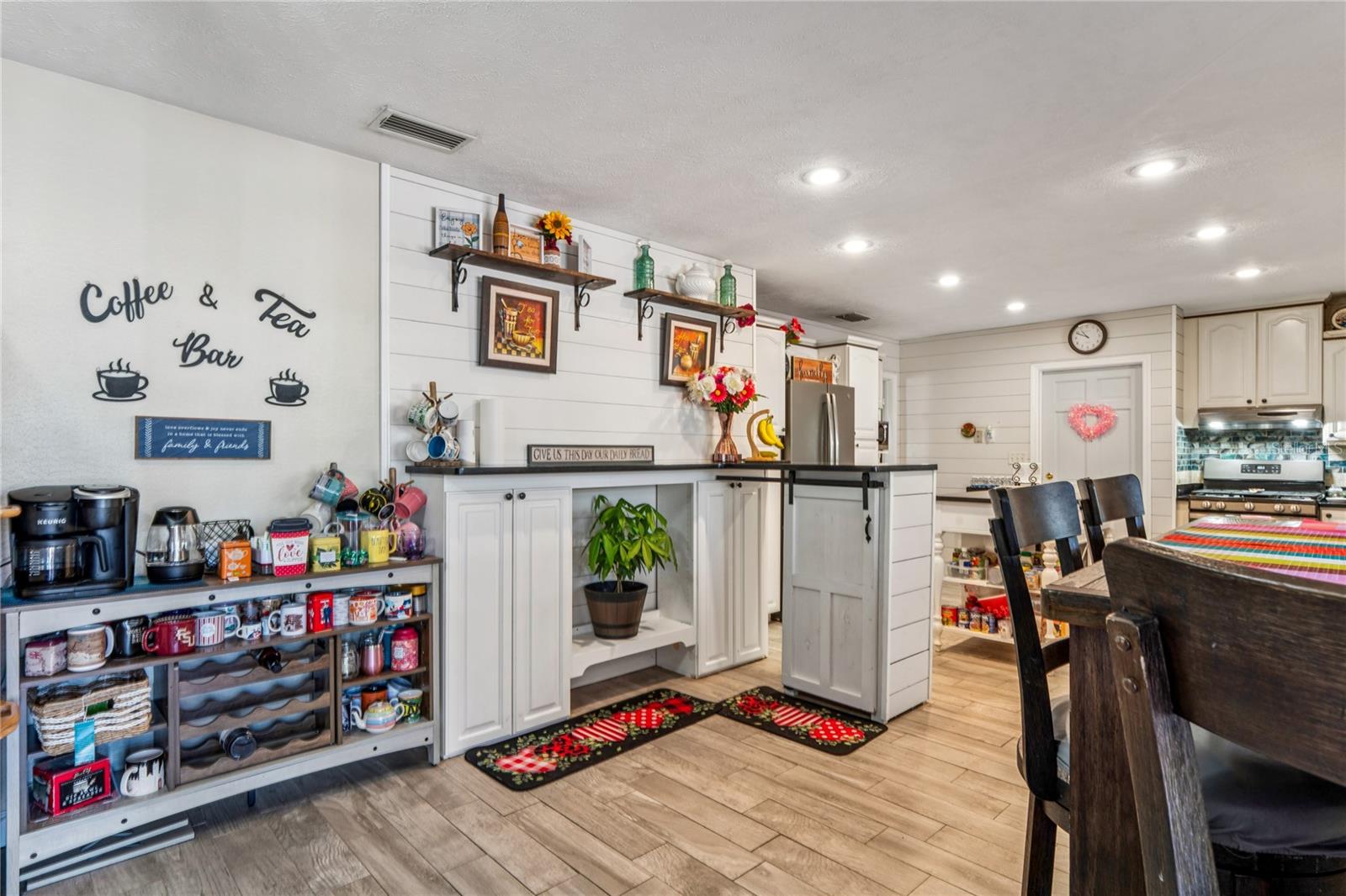 Image 17 of 60 For 1410 Viola Drive