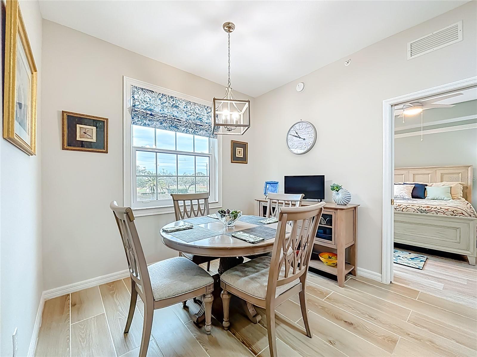 Image 12 of 39 For 960 Cooper Street 203