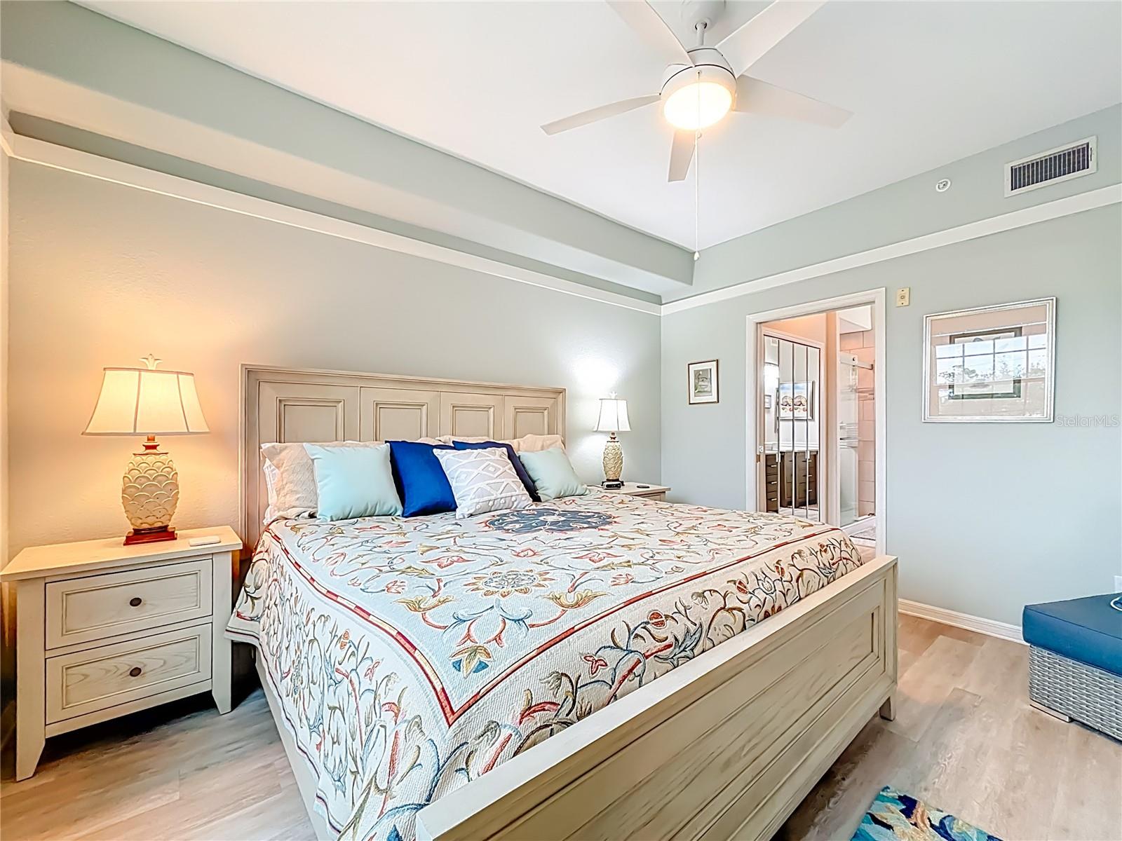 Image 15 of 39 For 960 Cooper Street 203