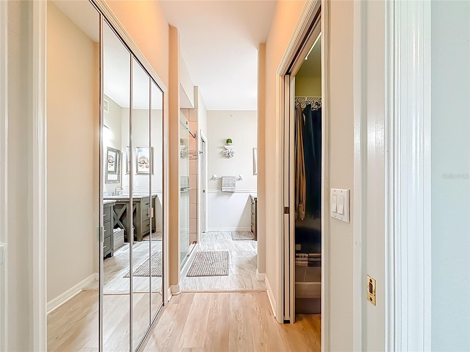 Image 16 of 39 For 960 Cooper Street 203