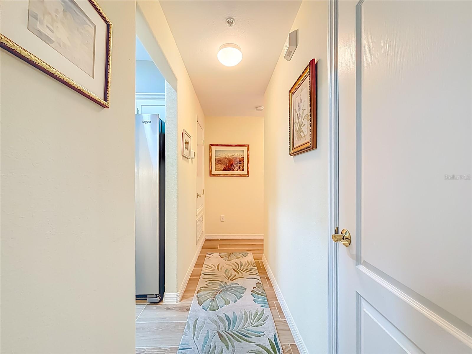 Image 21 of 39 For 960 Cooper Street 203