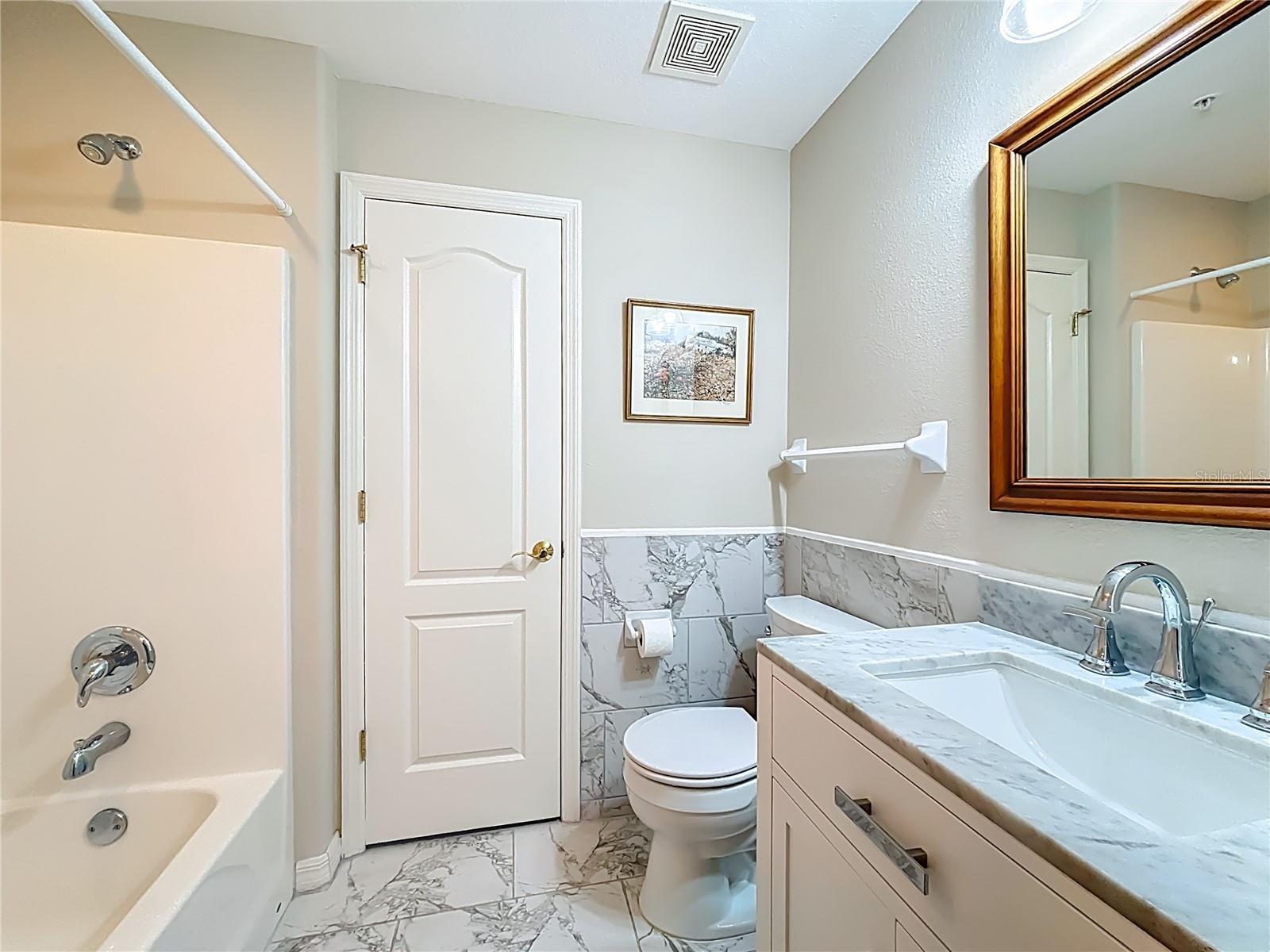 Image 24 of 39 For 960 Cooper Street 203