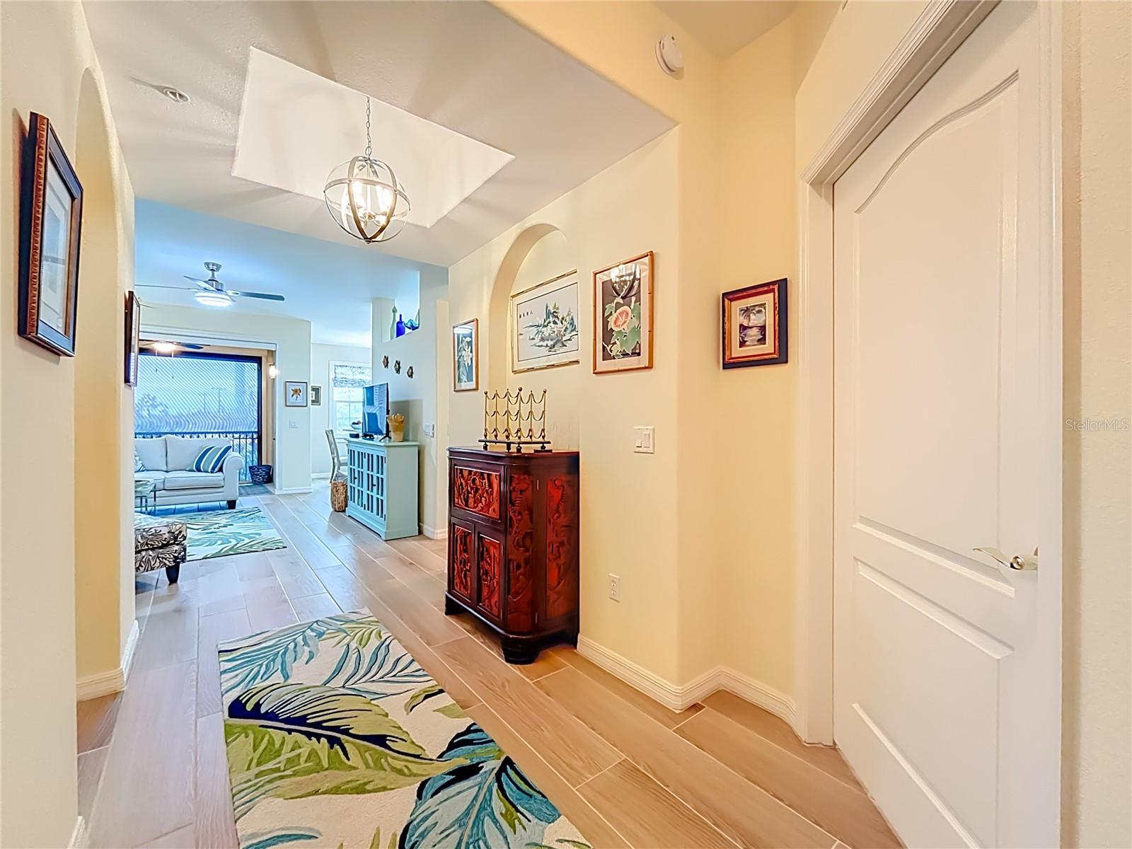 Image 3 of 39 For 960 Cooper Street 203