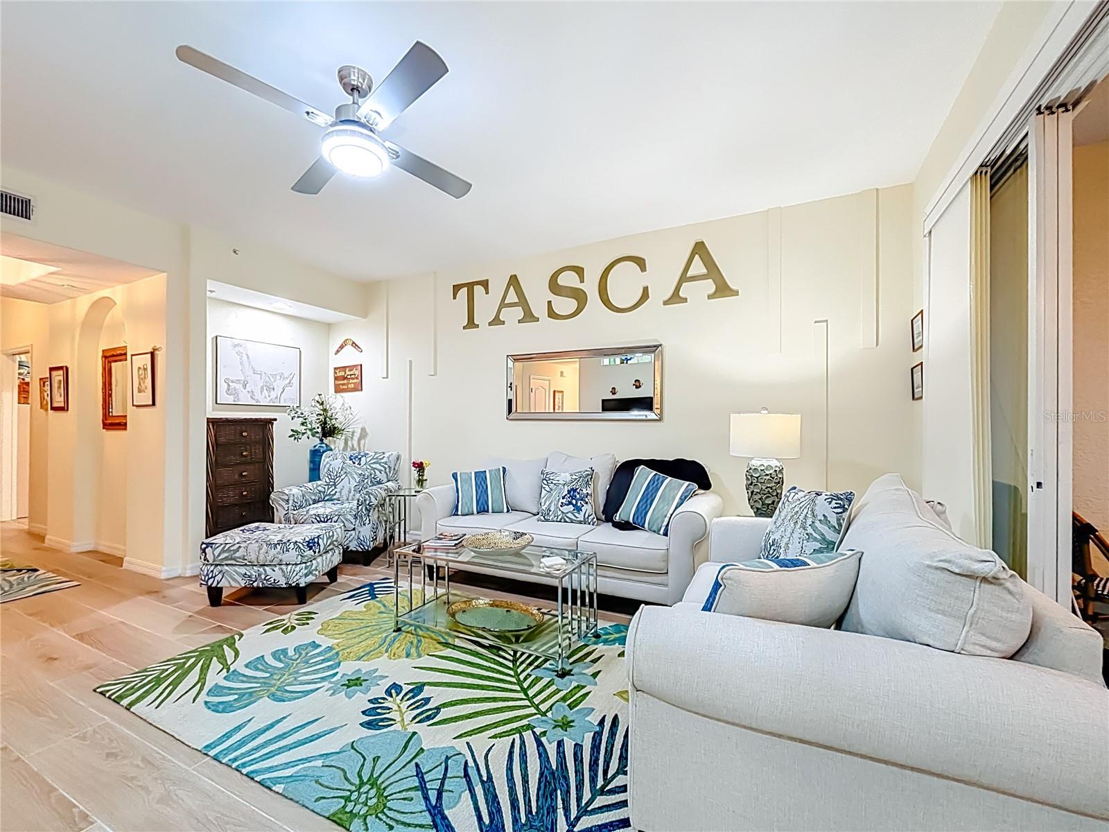 Image 6 of 39 For 960 Cooper Street 203